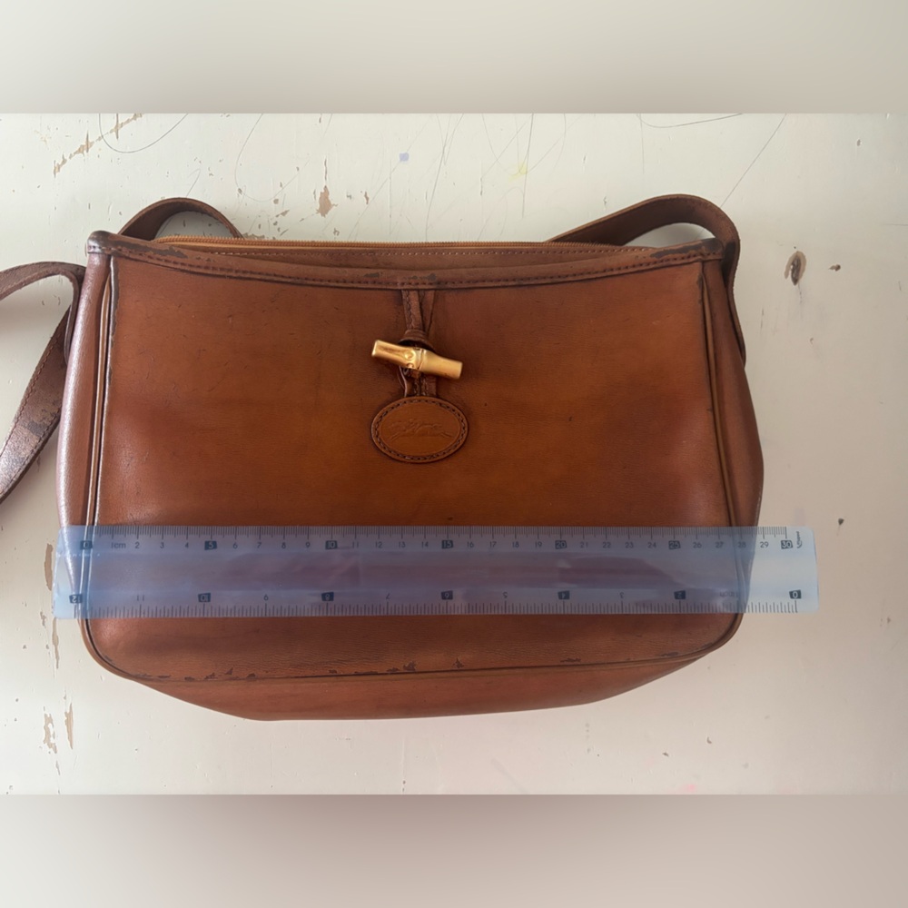 Longchamp Classic Brown Leather Shoulder Bag with Gold Accent - Picture 6 of 13